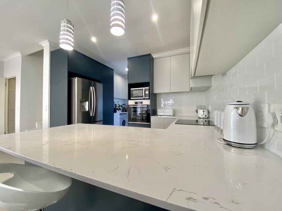To Let 3 Bedroom Property for Rent in Sandown Western Cape